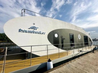 Хаусботы уже не редкость в Москве, а новый тренд в городском планировании Хаусботы уже не редкость в Москве, а новый тренд в городском планировании