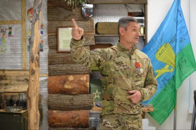 Офицер Игорь Гончаров передал в воронежский музей артефакты с боевых позиций Офицер Игорь Гончаров передал в воронежский музей артефакты с боевых позиций